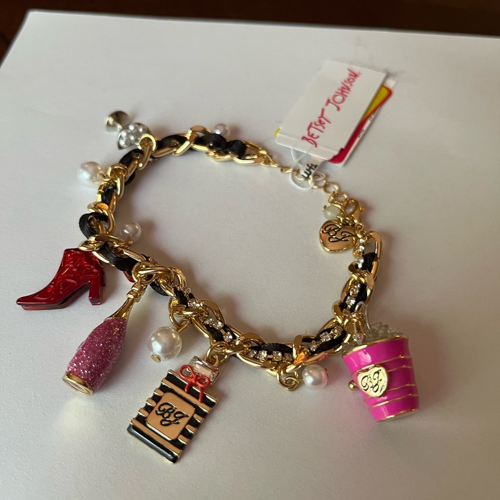 Betsey Johnson NWT Unique Charm Bracelet
